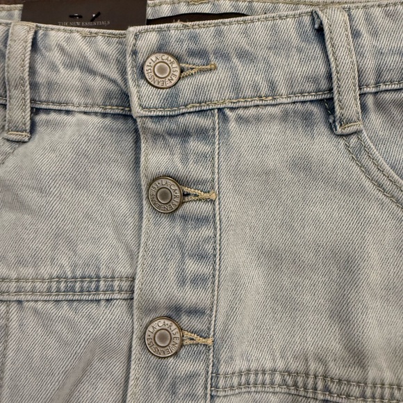 NWT Risen button down raw hem‎ denim mini skirt light wash size small - Picture 2 of 7